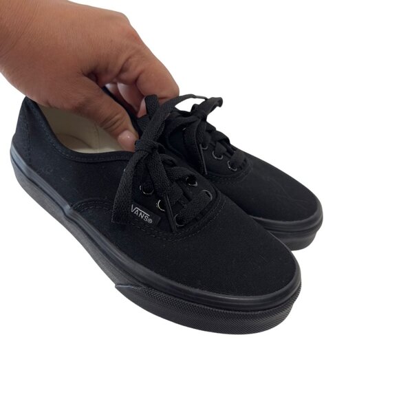 Vans Authentic Low Top Canvas Sneaker Black Unisex KIDS SZ 1 Classic Skate Shoes - Picture 2 of 15